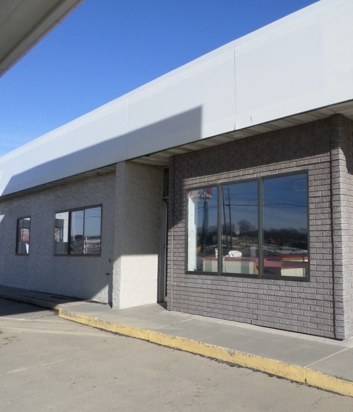Corner Lot on 6th & Monroe: 501 Monroe St, Beatrice, NE 68310